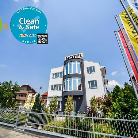 Garni Hotel 018 In Ni Exteriör bild