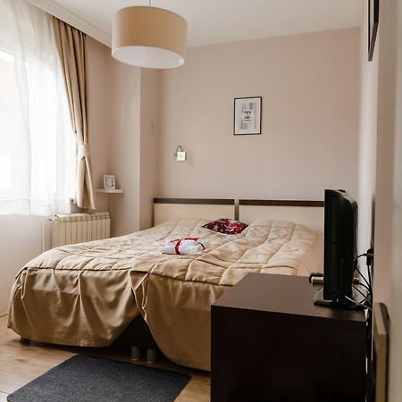 Garni Hotel 018 In Ni Exteriör bild