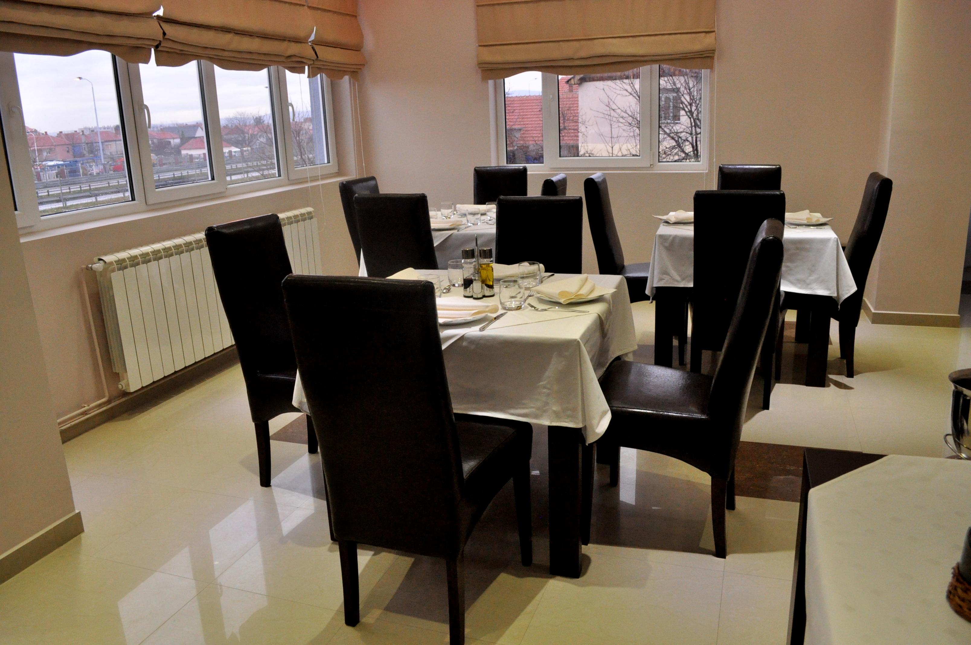 Garni Hotel 018 In Ni Exteriör bild