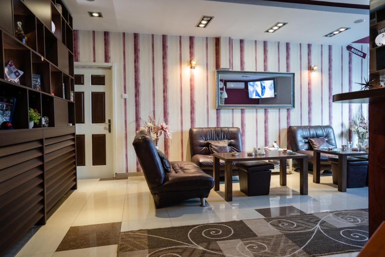 Garni Hotel 018 In Ni Exteriör bild