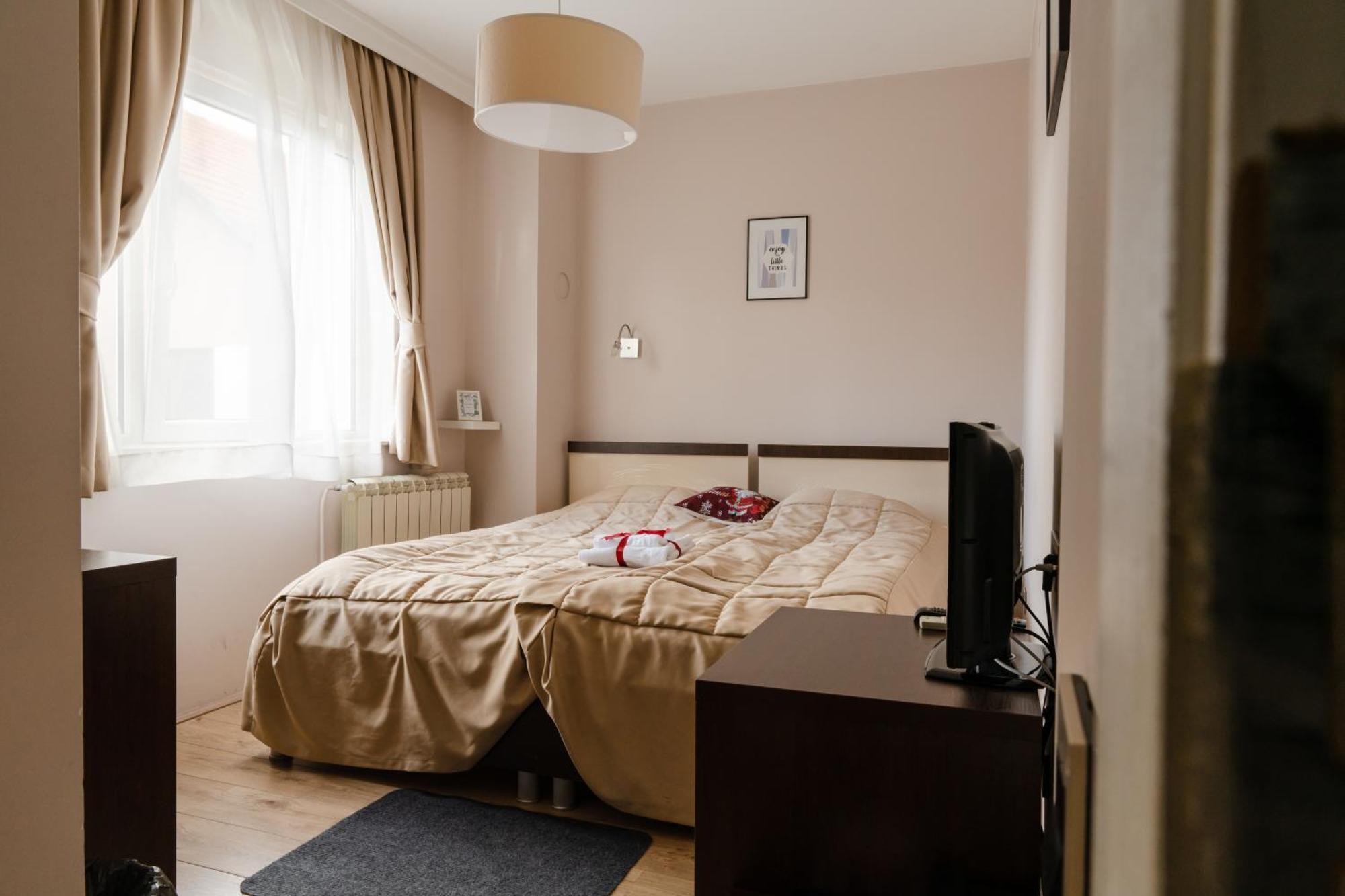 Garni Hotel 018 In Ni Exteriör bild