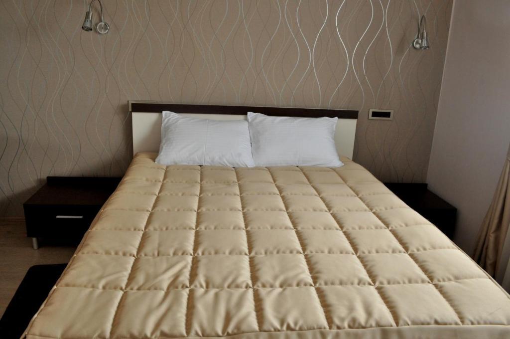 Garni Hotel 018 In Ni Exteriör bild